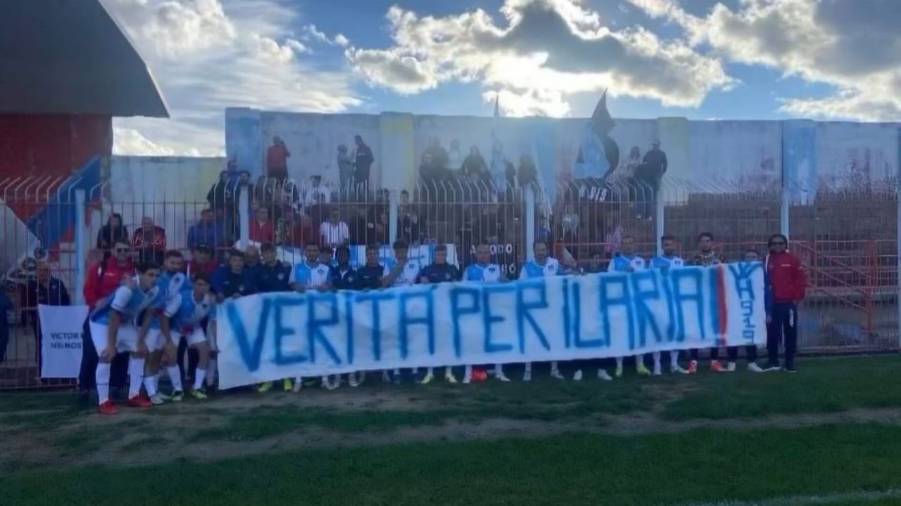 Lo striscione Verità per Ilaria esposto a San Giovanni in Fiore