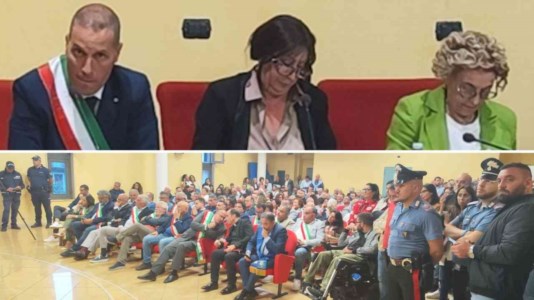 L’incontroCotronei, Consiglio comunale aperto dopo la violenza contro sindaco e dirigente. L’aggressore si scusa in pubblico