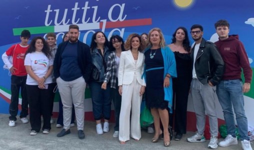 Tutti a scuolaMattarella a Cagliari inaugura il nuovo anno scolastico, a prendere parte alla cerimonia anche una delegazione calabrese