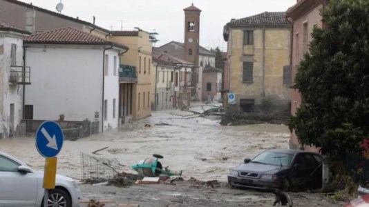 Giorni di apprensioneEmilia Romagna, seconda notte di alluvioni: ancora allerta rossa