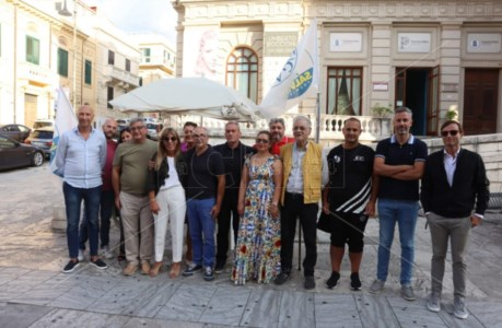 La mobilitazioneCaso Open Arms, in Calabria la Lega scende in piazza per Salvini: «Ha solo fatto bene il suo lavoro»