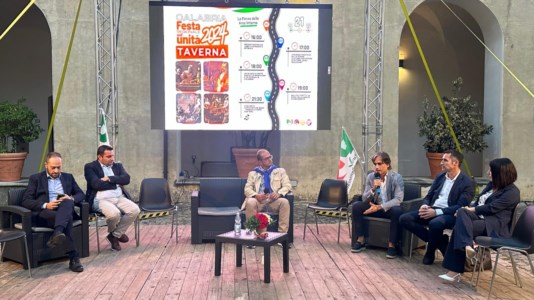 Il Pd a raccoltaFesta dell’Unità, Falcomatà a Taverna in difesa delle aree interne: «I tagli alla sanità rischiano di condannare questi luoghi al declino»