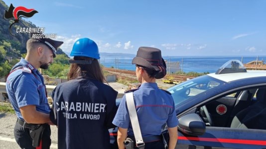 Controlli a tappetoBagnara, un lavoratore in nero e violazioni delle norme di sicurezza: cantiere chiuso e multe per 7500 euro