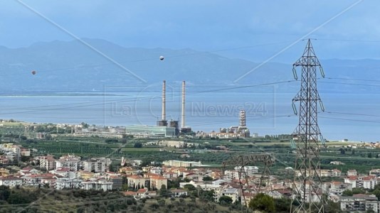 Il commentoQuel bisogno di energia ed una centrale (amata e odiata) che ha contribuito allo sviluppo di Rossano e Corigliano