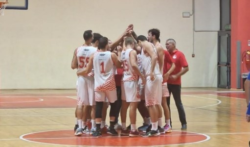 Buona la primaBasket, il progetto Bim Bum Rende convince: esordio con vittoria in Serie B