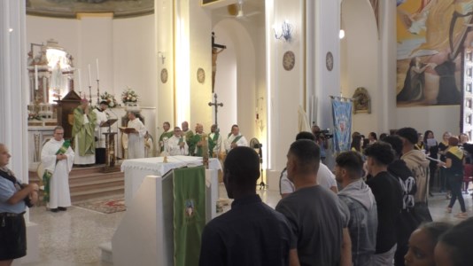 La cerimoniaGiornata mondiale del migrante e del rifugiato, monsignor Savino: «Roccella è la nuova Lampedusa»