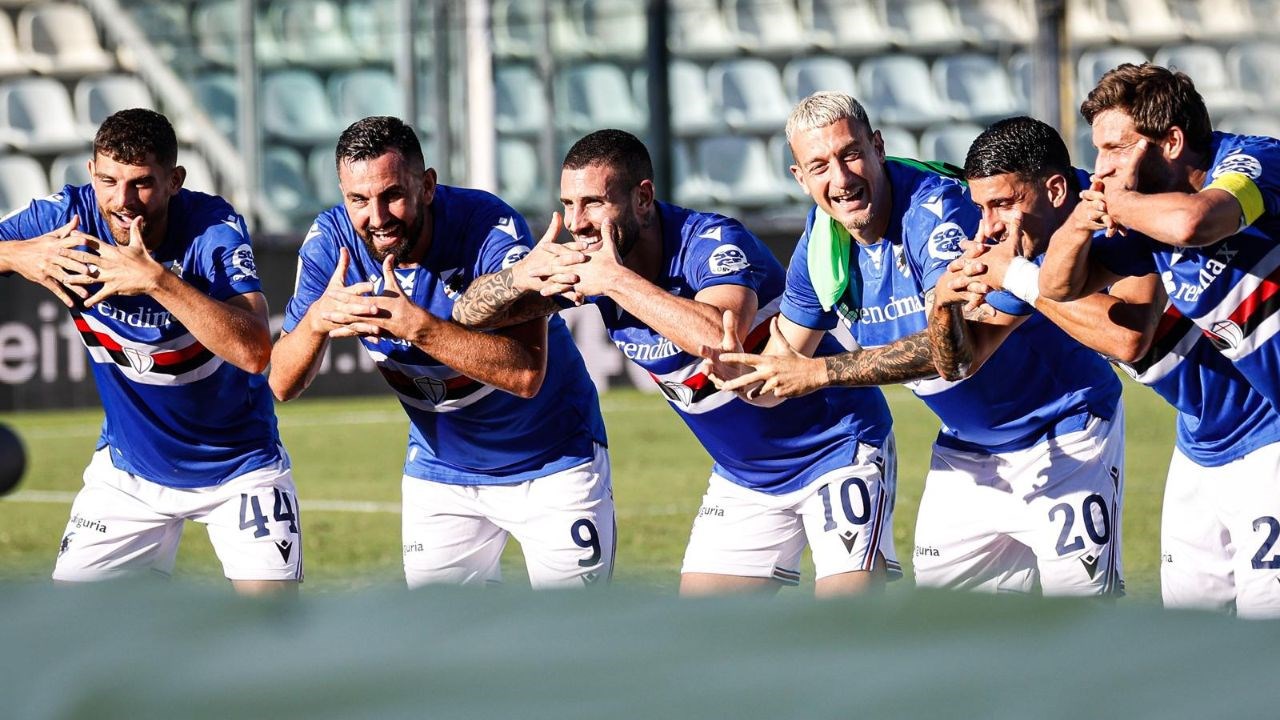 La festa blucerchiata dopo la vittoria di Modena