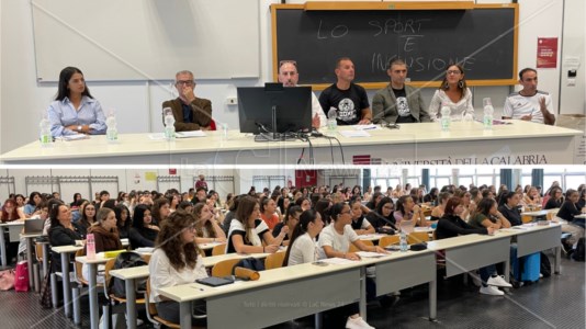 La manifestazioneLa boxe popolare sale in cattedra all’Unical: «Non vogliamo togliere i ragazzi dalla strada, vogliamo rimetterceli»