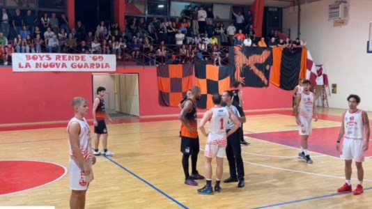 Pallacanestro CalabriaBasket Serie B, Viola il derby contro il Rende è tuo: Reggio vola in testa alla classifica