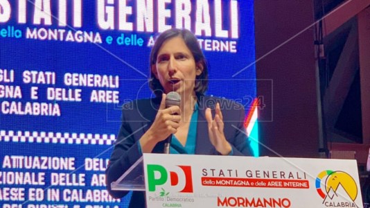 Stati generali a MormannoElly Schlein in Calabria, l&rsquo;appello al gruppo dirigente del Pd: &laquo;Costruite da subito un&rsquo;alternativa a Occhiuto&raquo;