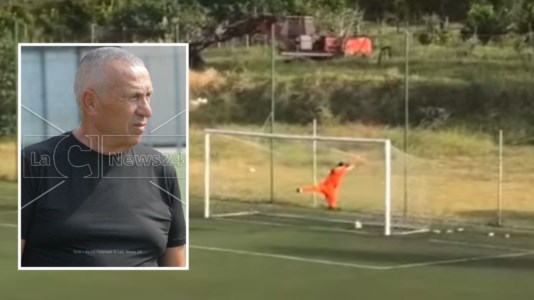 Il fermo immagine (dal video di Wesport) che mostra il pallone superare la linea di porta sul tiro di Ezequiel Ocampo