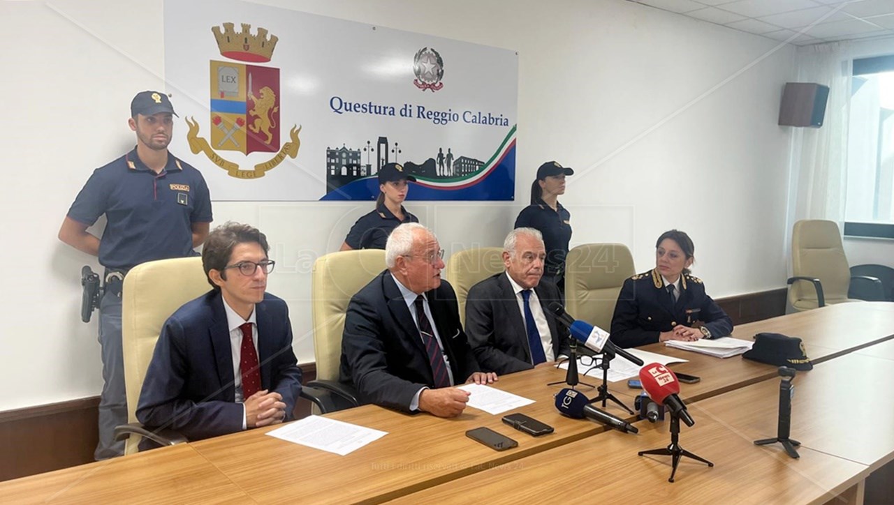 La Conferenza stampa alla Questura di Reggio Calabria