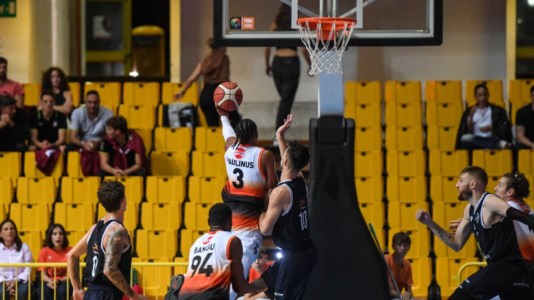 Pallacanestro CalabriaBasket, la Viola Reggio firma la quinta vittoria consecutiva: Redel-Svincolati Milazzo finisce 88-79