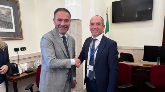 Il deputato della Lega Rossano Sasso con il commissario Psa Giovanni Filippini