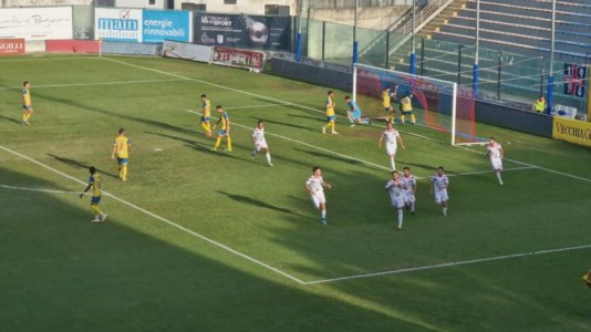 Serie DUna superlativa Vibonese annulla e batte la Scafatese. Al Luigi Razza termina 3-1