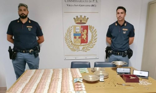 RicettazioneVilla San Giovanni, in auto con gioielli e pezzi di argenteria rubati: fermata una coppia