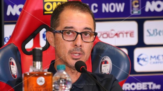 Serie CCrotone, mister Longo predica attenzione prima del big match allo Scida contro il Benevento capolista