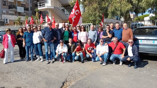 Mobilitazione a CatanzaroDopo i pensionati tocca ai docenti, anche la scuola in piazza contro il governo: «Saranno gli studenti a pagare i tagli»