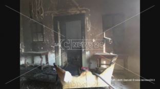 ESCLUSIVO | Ecco le prime foto dei danni causati dal rogo nel centro storico di Cosenza