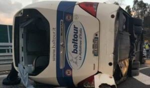 A2, autobus si ribalta nei pressi di Villa San Giovanni: 15 feriti (VIDEO)