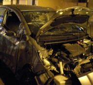 Esplode bomba contro un'auto a Lamezia, nessun ferito