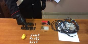 Munizioni e cocaina in casa, due arresti a Badolato