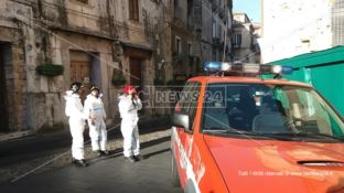 Incendio in centro storico a Cosenza, nuovo sopralluogo dei vigili del fuoco
