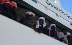 Al porto di Vibo Marina giunta la nave Aquarius con a bordo 588 migranti (FOTO)