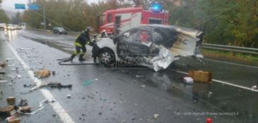 Furgone in fiamme sulla 106 a Montepaone: ustionato il conducente (FOTO)