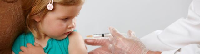 Vaccini, dirigenti scolastici rassegnati al caos. «Classi separate per bimbi più deboli? Idiozia»