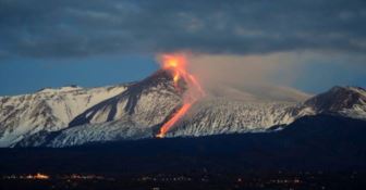 L’Etna in eruzione