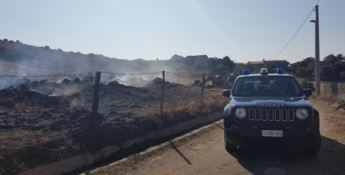 Incendia un terreno, viene arrestato ed evade i domiciliari: 50enne in manette