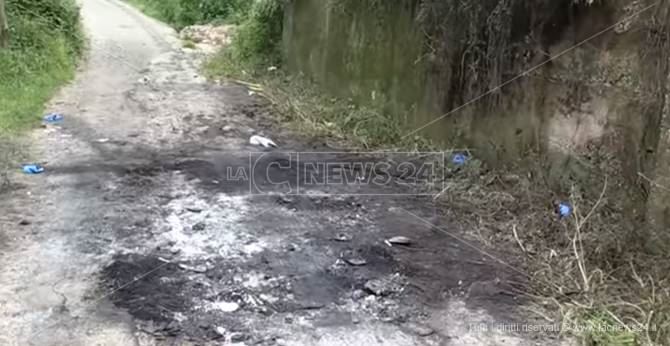 il luogo dell’esplosione dell’autobomba in località Cervolaro a Limbadi (VV)