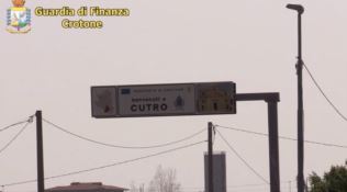 False fatture e riciclaggio: 17 arresti tra Crotone e Verona - VIDEO
