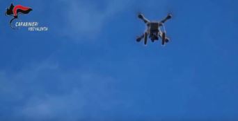 Nicotera, carabinieri “sorvegliati” da un drone scoprono un arsenale di armi