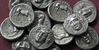 Traffico di monete tra Calabria e Sicilia, due denunce