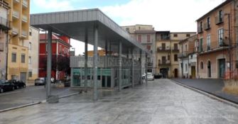 Lamezia, piazza Mazzini tra degrado e spreco di denaro pubblico - VIDEO