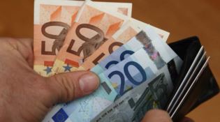 Istat, stipendi: un milanese guadagna tre volte più di un vibonese