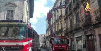Catanzaro, crollano intonaci su corso Mazzini: nessun ferito 