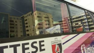 Play off a Cosenza,  sassi contro il bus della Sambenedettese 