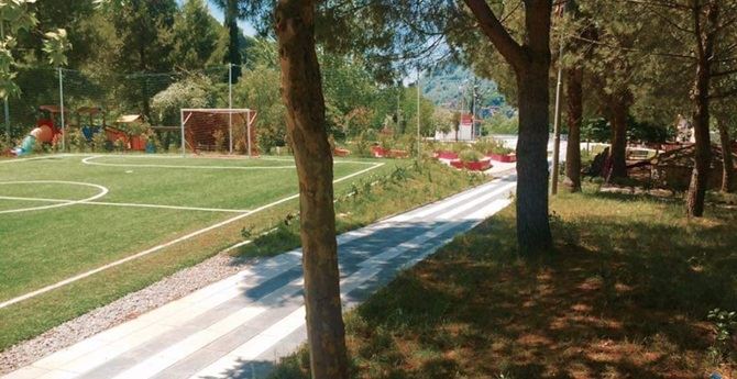 Campo sportivo nel parco comunale di San Roberto