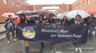 Unical, la marcia della solidarietà apre la Festa dei Popoli