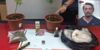 Copanello, coltiva cannabis in casa: arrestato