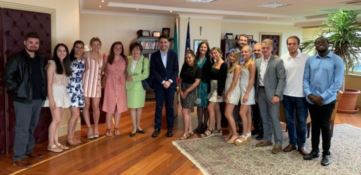 Gli studenti della Pennsylvania State University con il presidente del Consiglio regionale Irto