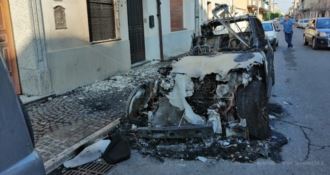 Incendio distrugge l'auto di un medico di Gioia Tauro
