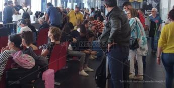 I passeggeri bloccati a Lamezia Terme