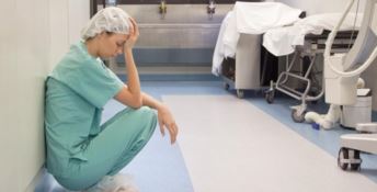 Cetraro, infermieri offesi da un medico: «Siete qui solo per rubare lo stipendio»