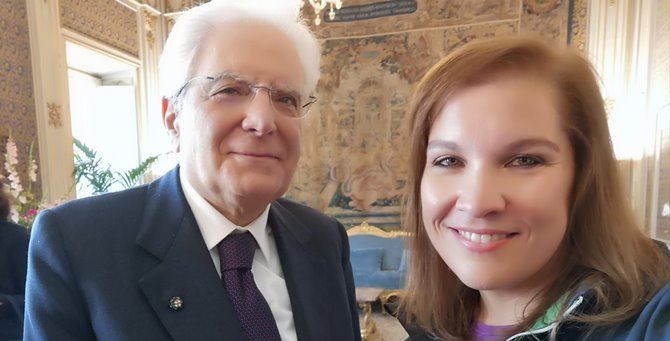 Un selfie della guida Noemi Evoli con il presidente Mattarella