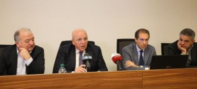 Il presidente Oliverio: «Settecento milioni di euro per gli ospedali»