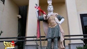 La statua donata dalla cosca di ’ndrangheta a Guardavalle